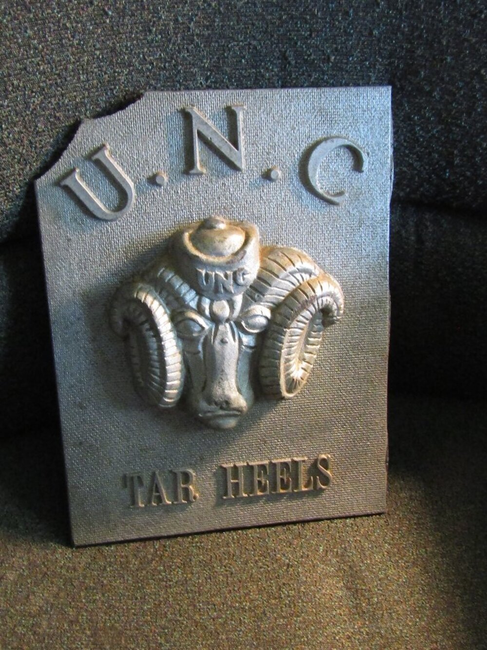 Sports Vintage CAST IRON UNC RAM HEAD PLAQUE 9" x 12" Signed Mitchell A Hart #18